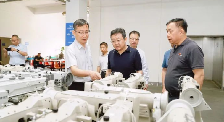 张立伟一行赴陕鼓章丘气体、通辽海发集团、上海临港产业区等单元调查调研