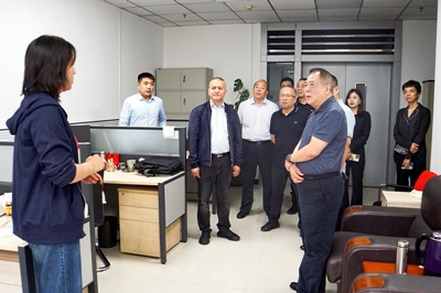 金辉一行赴西无二集团、西安本钱等六户企业发展调研