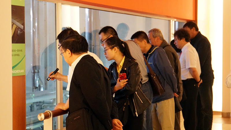 集团辅导赴顶益食品、御品轩参观进建